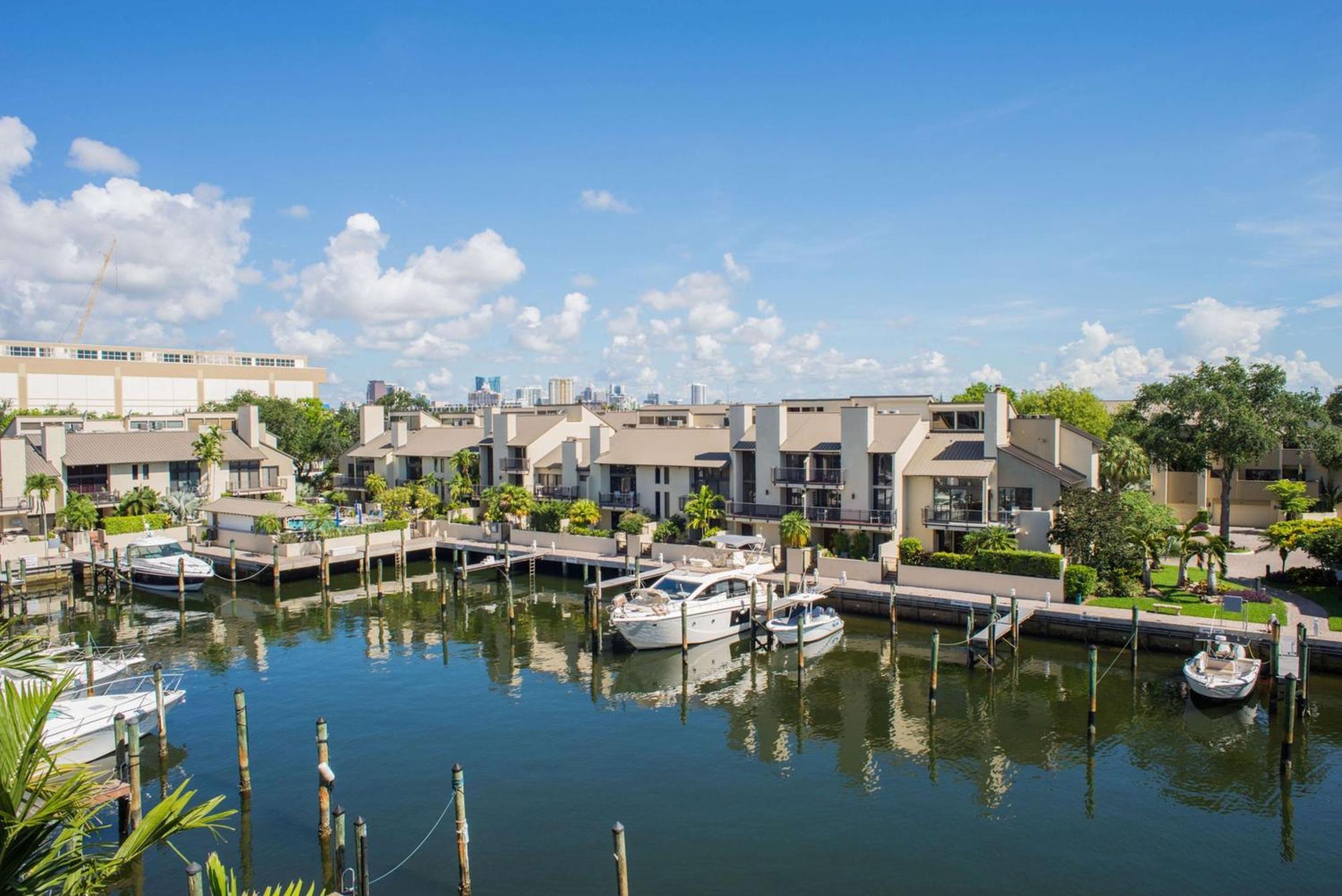 Отель Hilton Fort Lauderdale Marina Экстерьер фото